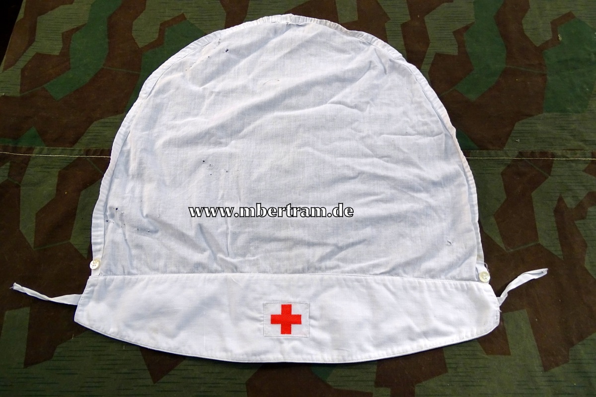 Kopfhaube mit rotem Kreuz zu Krankenschwesterntracht, ggf. 40er Jahre.