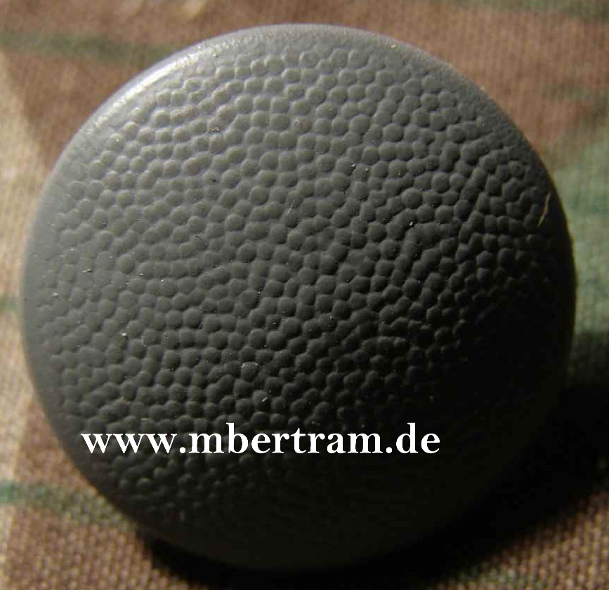 Wehrmacht Uniformknopf, Feldgrau, 21mm, gekörnt