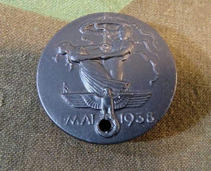 Treffabzeichen 1. Mai 1938, Alu, Hersteller  Glaser & Sohn, Dresden