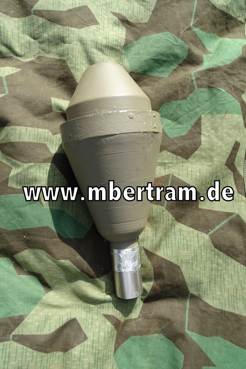 Kopf für Panzerfaust 60. maßstabgerechter Nachbau aus Holz