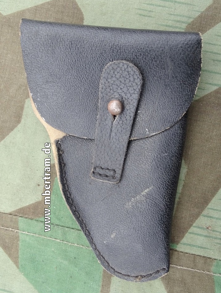 2. Weltkrieg, Universaltasche für 6,35er Pistolen. Eisenschließe, Ersatzstoff
