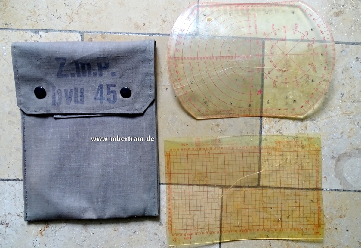 Tasche für  "Z.m.P" Zielgevierttafel mit Plananzeiger" von 1945 mit 2 Rechentafeln