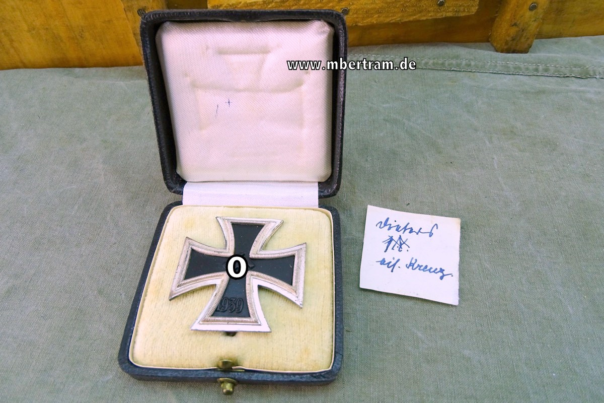 Eisernes Kreuz 1939 1. Klasse, gewölbt,  Wilhelm Deumer, L 11 in Etui