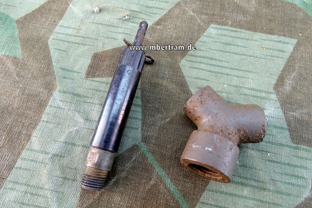 Wehrmacht  2-fach Zünder- Verteiler für S Mine 35 mit 1 Deko Zug Zünder 42