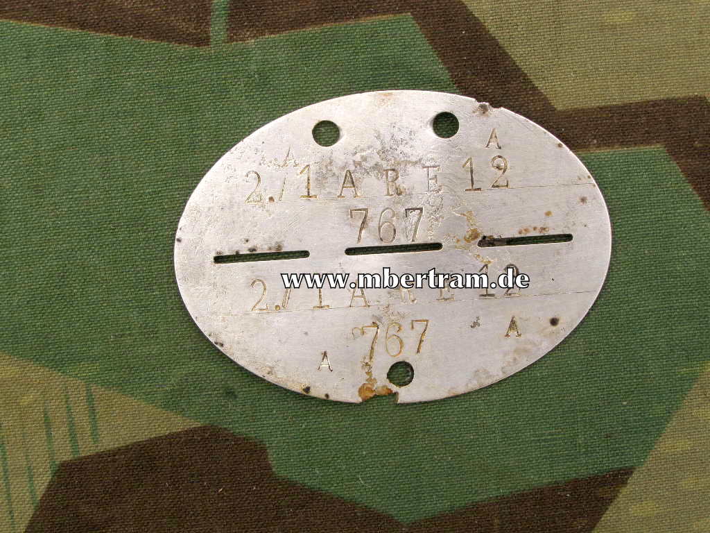 Erkennungsmarke Aluminium: "2.1. A R E 12"