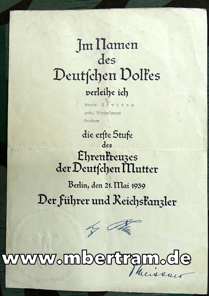 Große DinA 4 Schmuckurkunde f.d. erste Stufe des Ehrenkreuz der deutschen Mutter