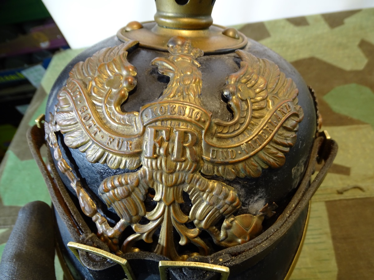 Preußen Pickelhaube für Mannschaften um 1900, kpl. mit allen Messingbeschlägen Preußen Pickelhaube für Mannschaften um 1900, kpl. mit allen Messingbeschlägen