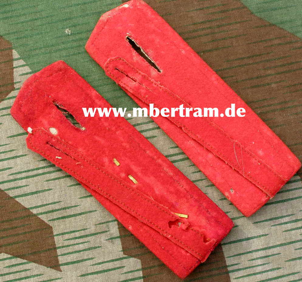 Paar flache Feldachselstücke Modell 1866. Ob.Ltn., Art.Rgt. 3