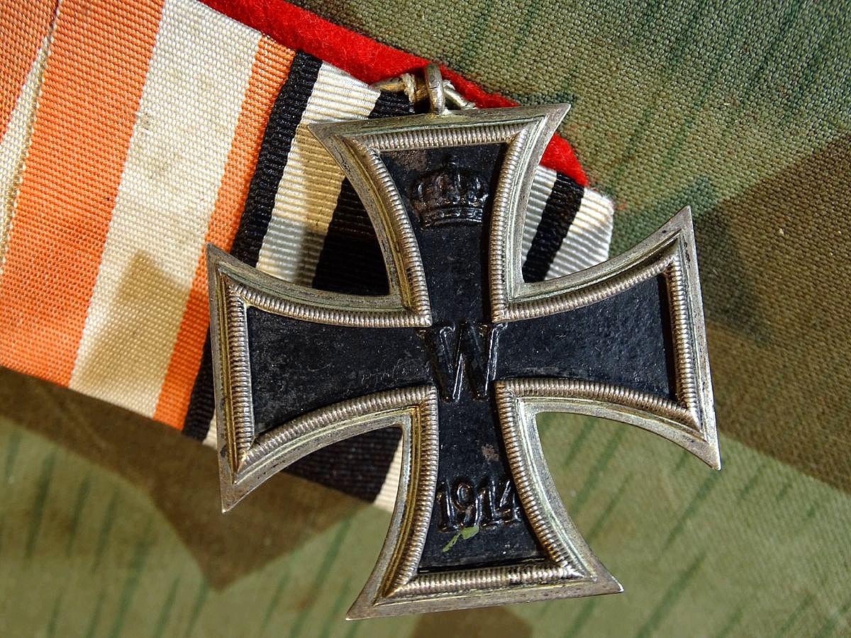 3er Ordenspange: EK 2 1914, Hanseatenkreuz Hamburg, Ehrenkr. f. Frontkämpfer
