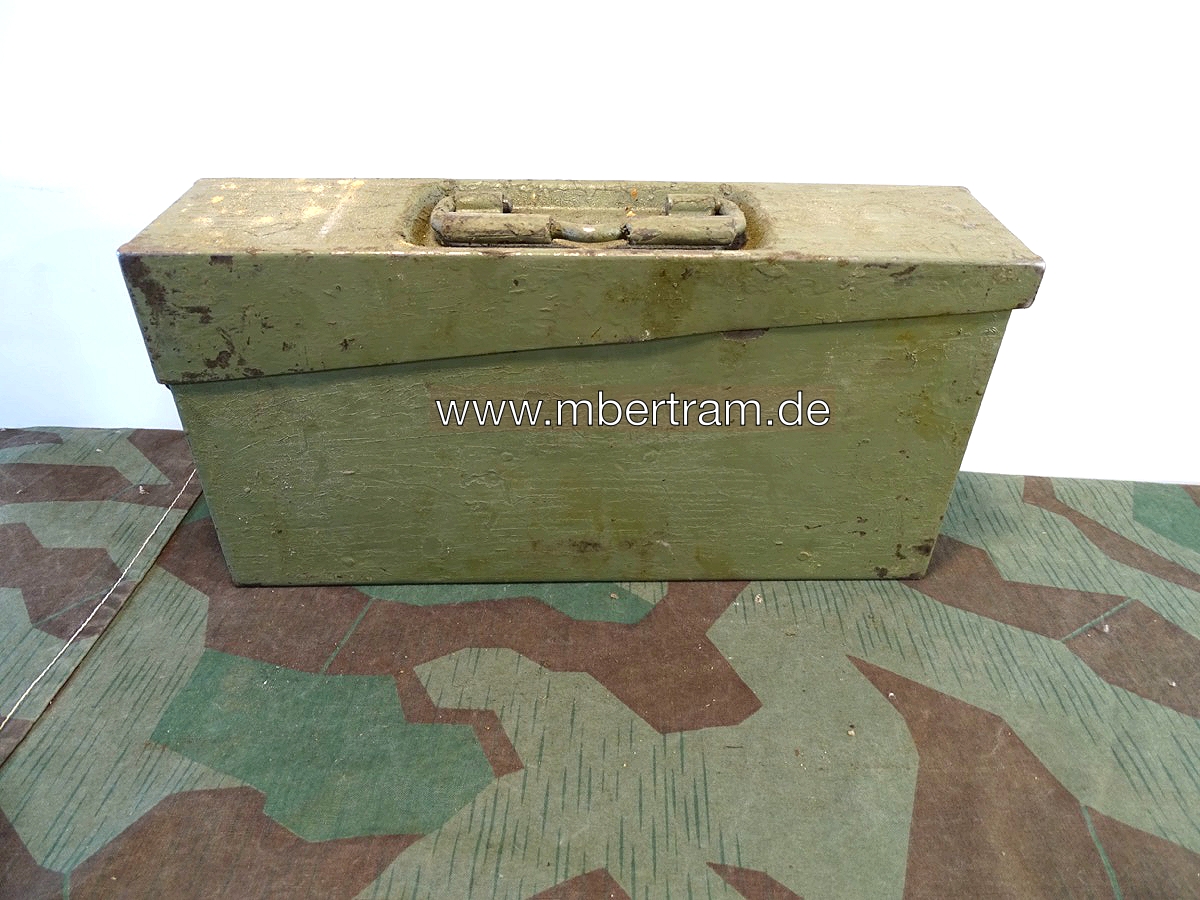 Tschechischer Beute Gurtkasten der Wehrmacht , überstrichen