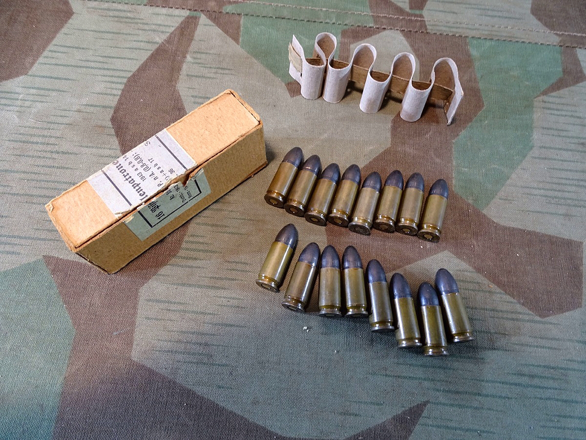 16 Deko Pistolen Patronen 08, Lackierte Stahlhülsen, alle asb 1943, mit Originalschachtel, 2. Weltkrieg,  16 Deko Pistolen Patronen 08, Lackierte Stahlhülsen, alle asb 1943, mit Originalschachtel, 2. Weltkrieg,