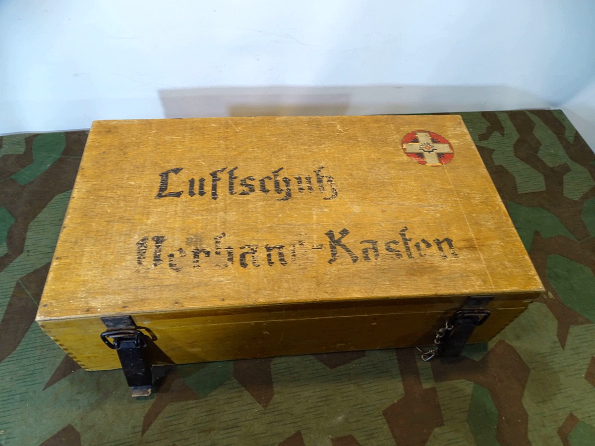 Duka Verbandkasten für Luftschutz, komplett befüllt. 