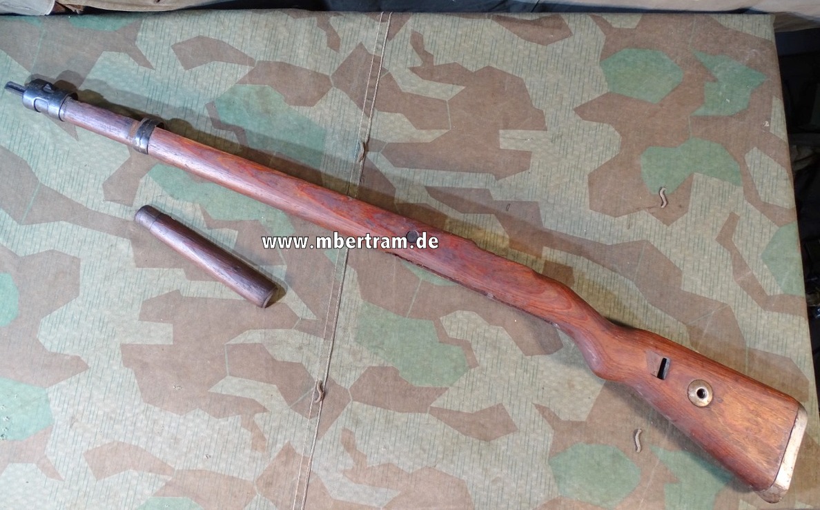 Wehrmacht K 98 Schäftung mit Oberholz, Oberring, Unterring, Haltefeder, Bajonetthalter.