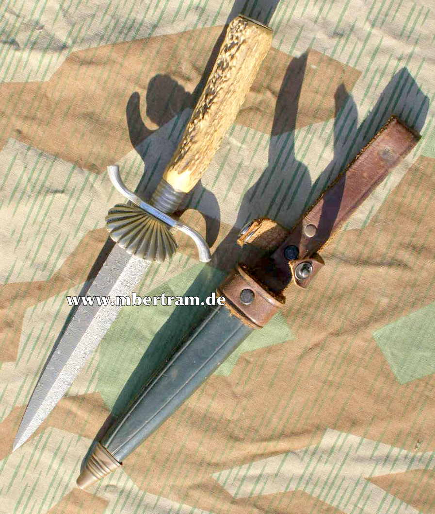 Grabendolch/Kampfmesser, 1. Weltkrieg, Damastklinge. Selten