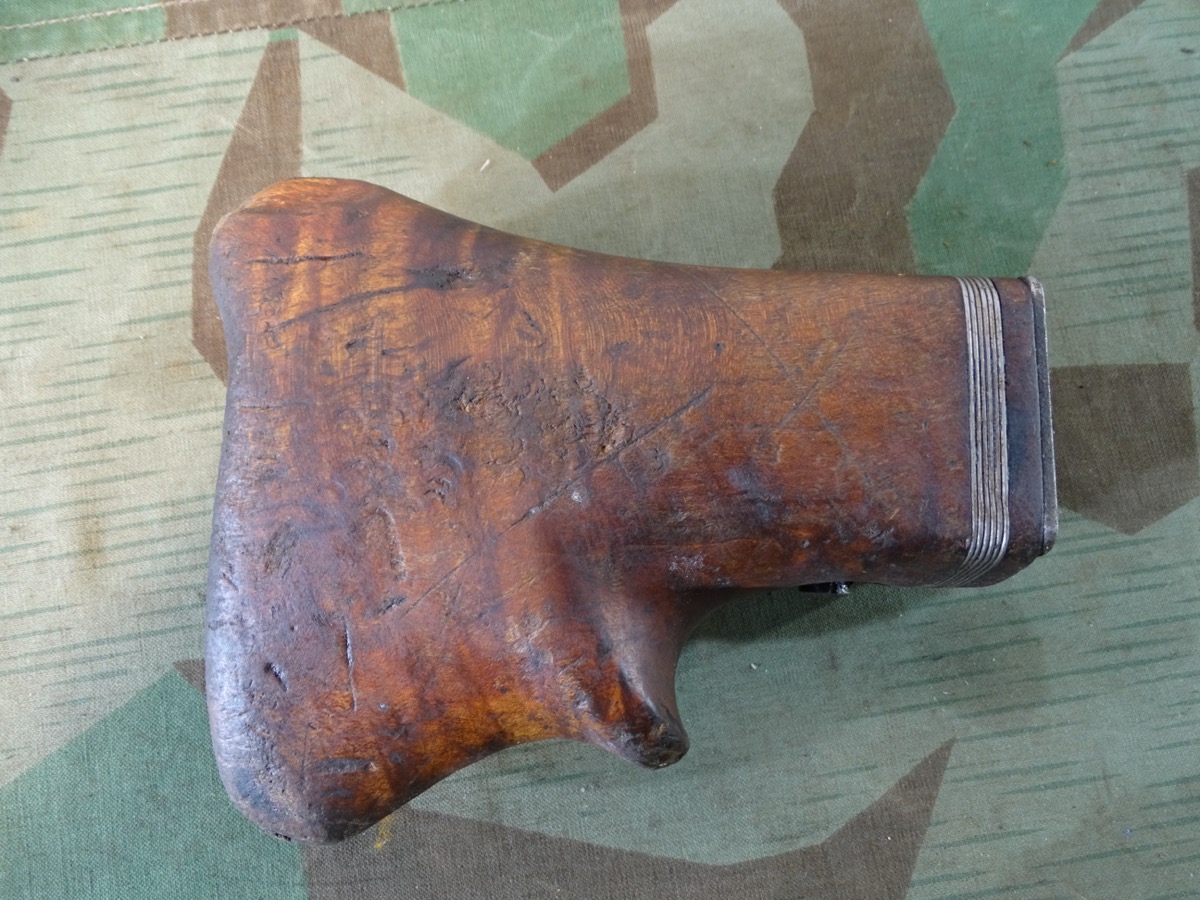 Stark gebrauchter Holz Kolben für MG 42 / 53, optisch wie MG 42