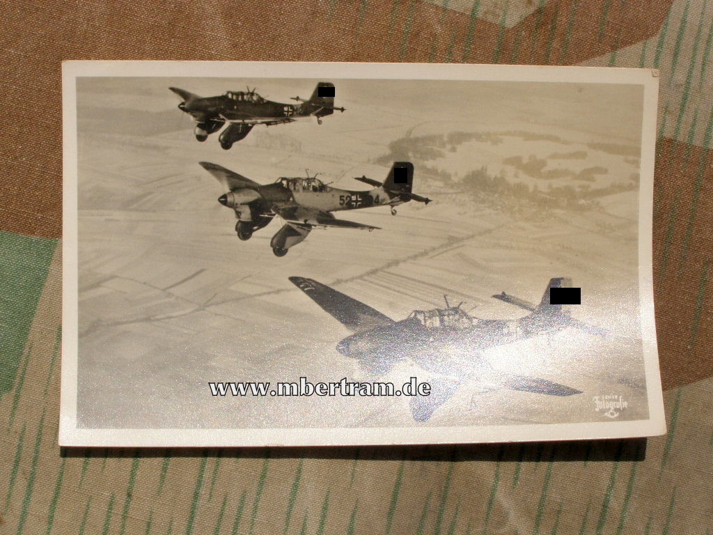 Eine Kette Stuka Ju 87 auf Zielanflug"- Gelaufen
