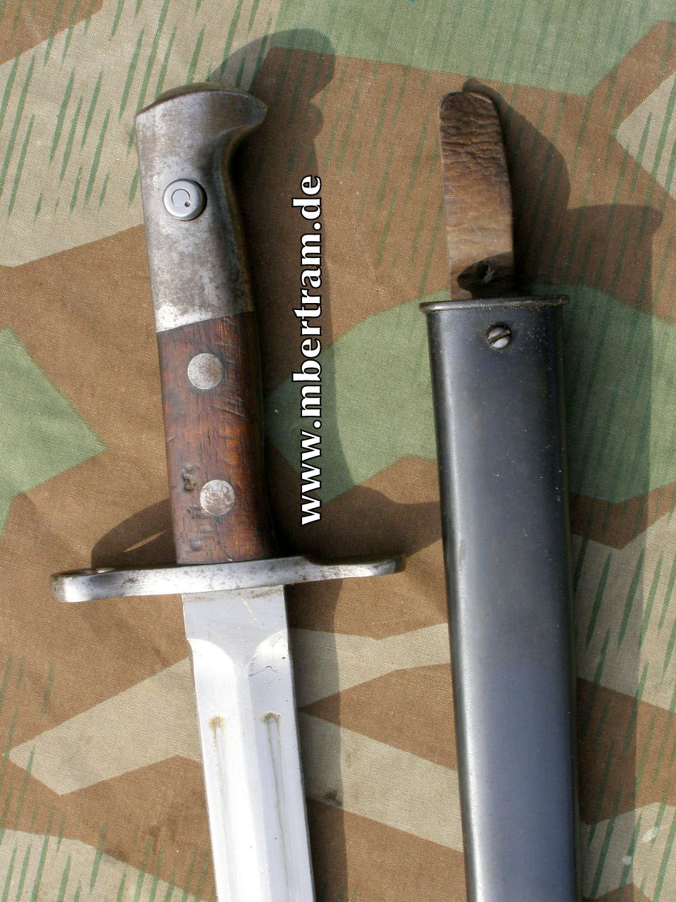 Schweiz K 31 Dolchbajonett, Waffenfabrik Neuhausen
