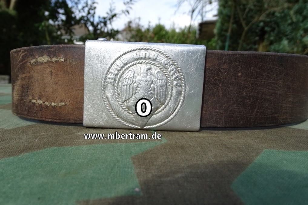 Frühes HJ Alu Koppelschloss, Hersteller RZM M 4/38 mit Riemen