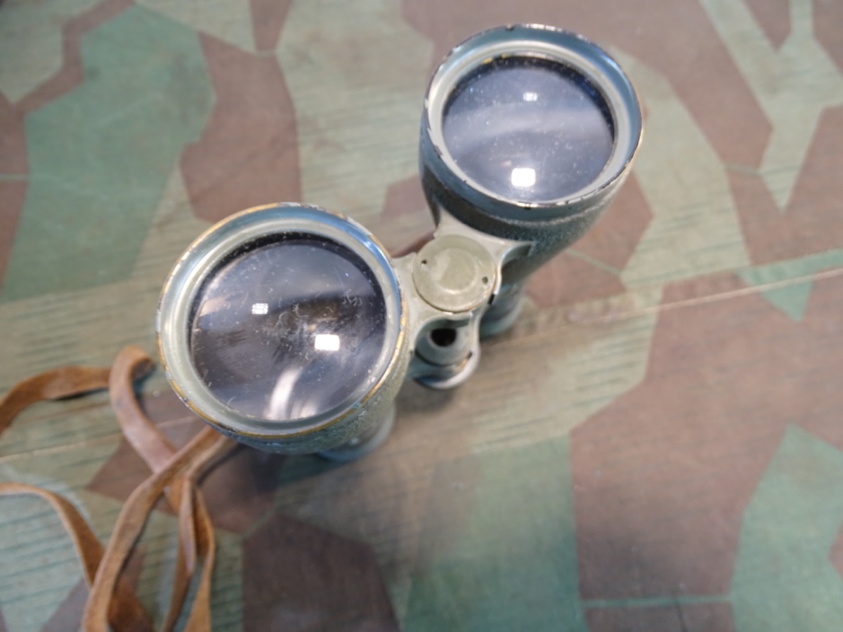 Dienstglas Mod. 08 erster Weltkrieg mit Riemen und sehr schönem Köcher Dienstglas Mod. 08 erster Weltkrieg mit Riemen und sehr schönem Köcher