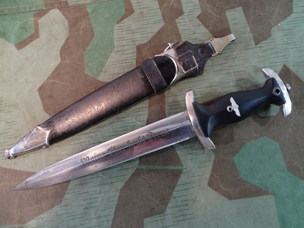 SS Dienstdolch M 33, spätes Stück mit vernickelten Zink Schiffchen, Steilgehänge, RZM 1053/39, direkt aus Trägernachlass. 
