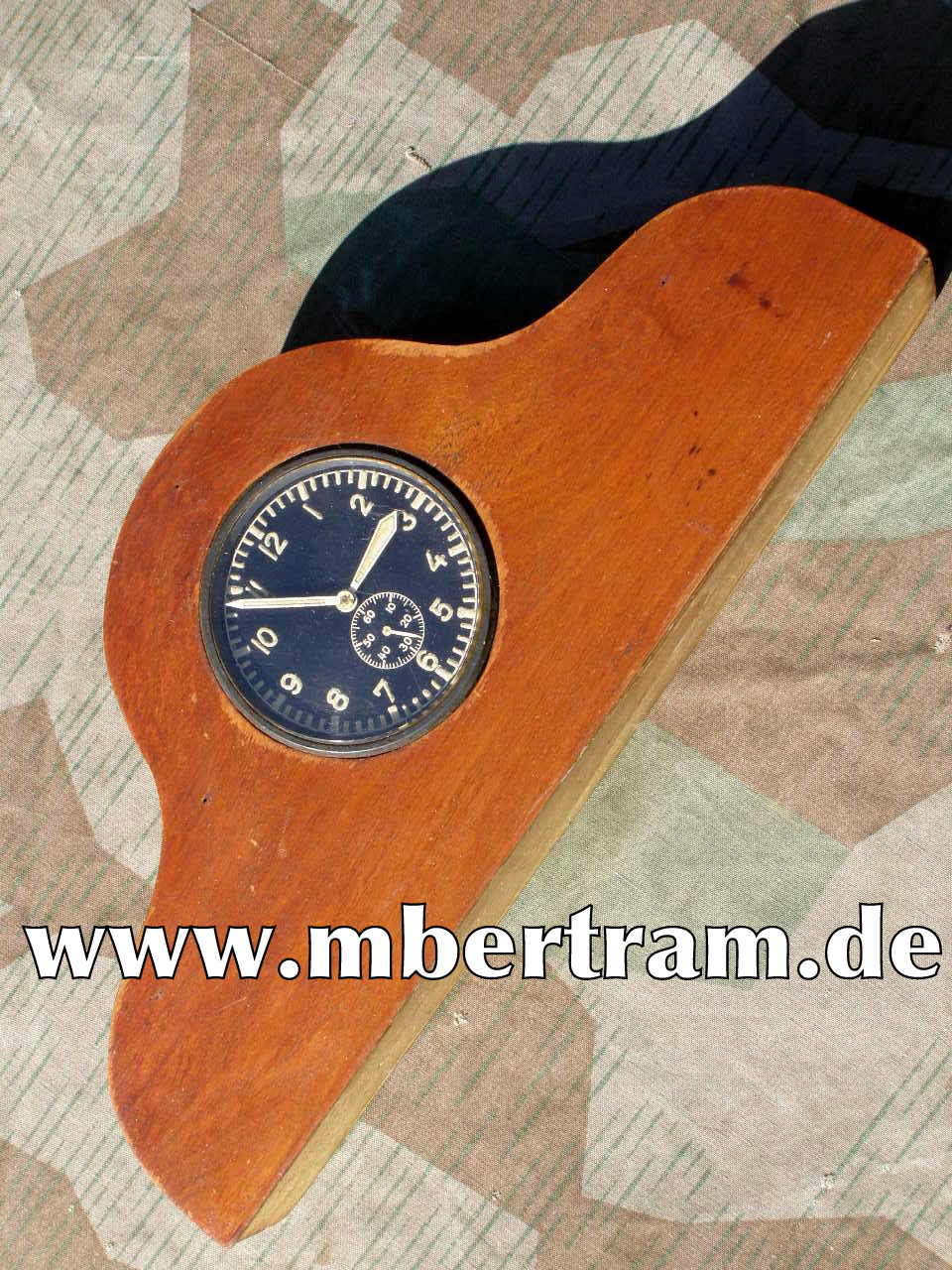 LUFTWAFFE Funker und Flugplatz Dienstuhr, Junghans