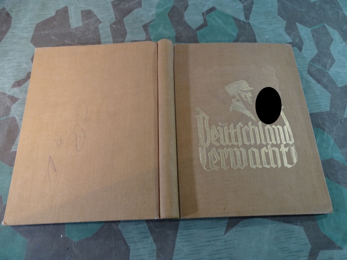 Sammelbilderalbum "Deutschland Erwacht- Werden, Kampf und Sieg der NSDAP", Frühe Röhmausgabe mit Buntfotos.