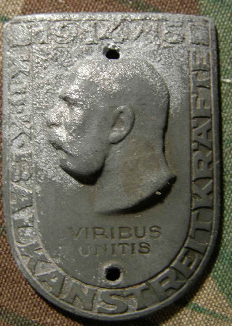 Fahnenschild, Beschriftet: Ku.K. Balkanstreitkräfte 1914-15