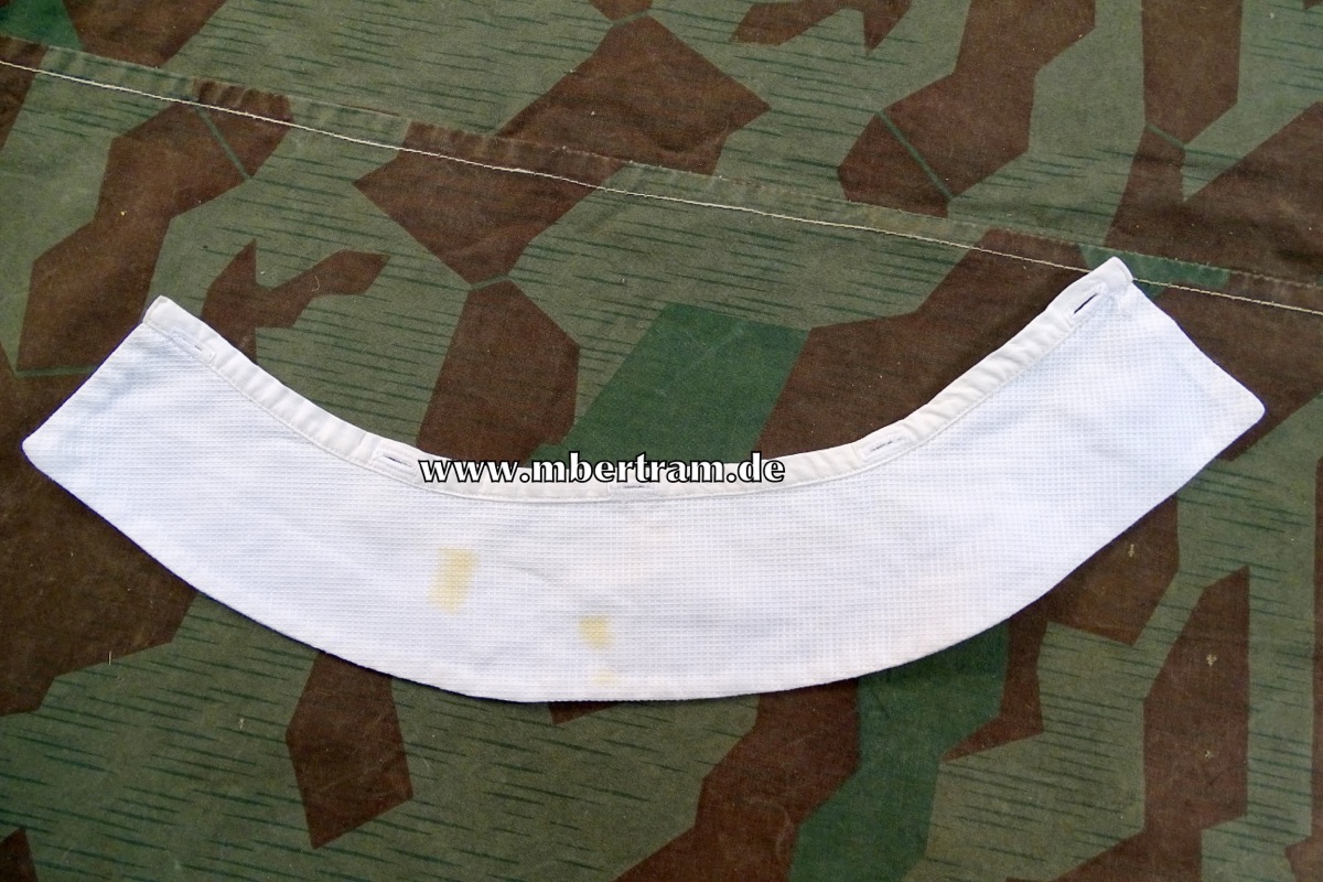 Kragen f. Krankenschwesterntracht, ggf. 40er Jahre. Ca. 37x7,5cm, gewaffelter Stoff