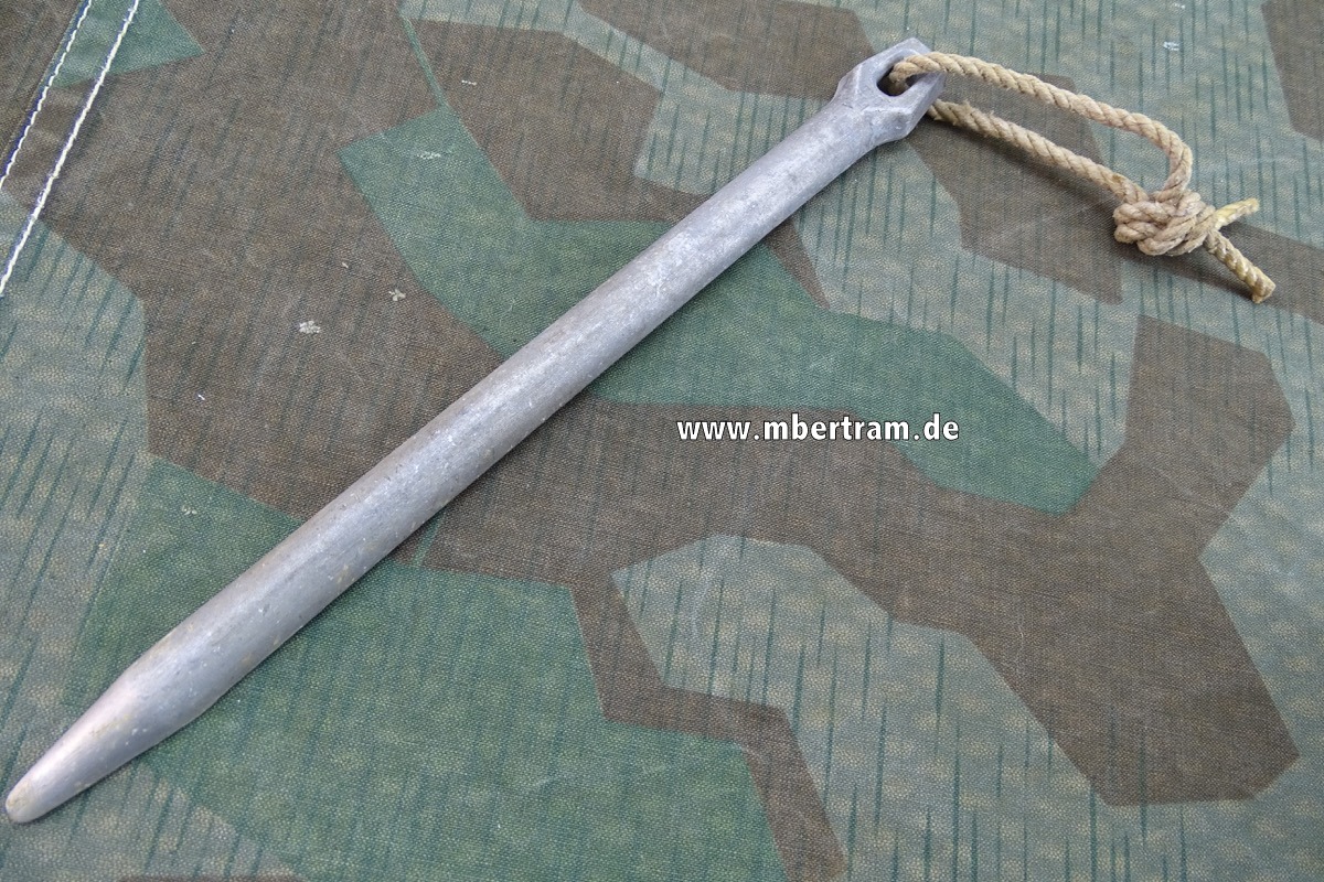 Zelthäring mit Schnur , Aluminium " gyq 1941"- Anton Wingen Solingen