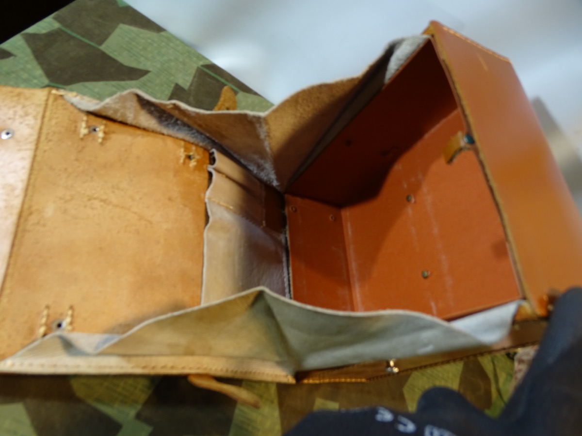 Sanitäter Umhängetasche, braunes Leder, schöner Zustand, ohne Stemplung
