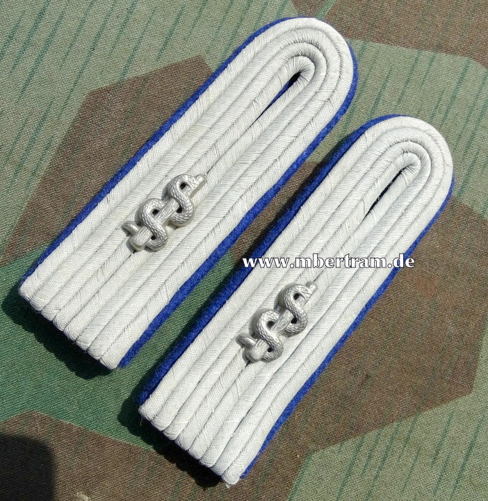 Paar Schulterklappen, Wehrmacht, Assistenzarzt