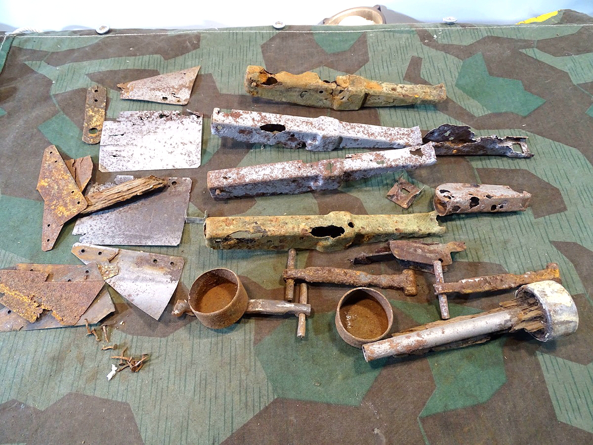 Visier u. Leitwerks Teile für Deko Kpf zur Wehrmachts  Panzerfaust 60 oder Pzf. 100