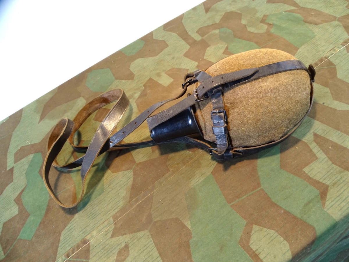 Wehrmacht /Waffen-SS: 1l Labeflasche für Gebirgsjäger u. Sanitäter  CFL 42