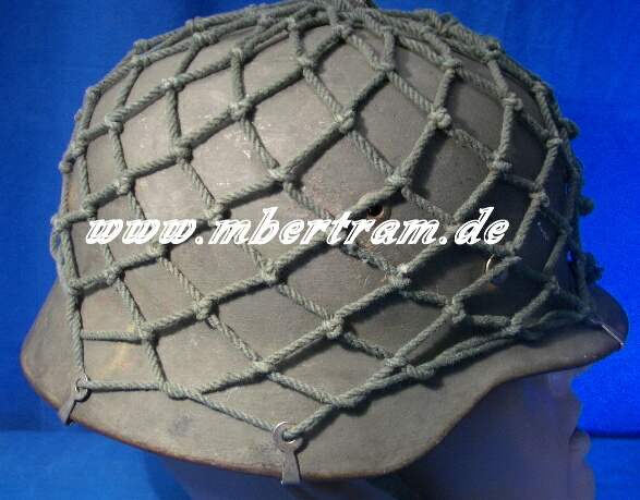 Replik: Wehrmacht Helmtarnnetz mit Befestigungshaken