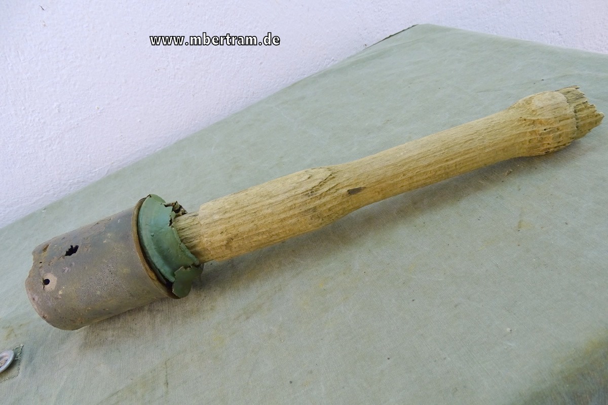 Wehrmacht / Waffen SS:  Bastlerstück Stielhandgranate M 24, Originalteile