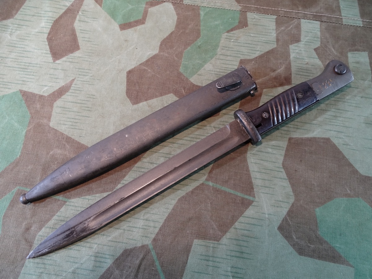 Wehrmacht Seitengewehr 98/84 , Hst.:42 cof / S 178 G mit Bakelit Griffschalen