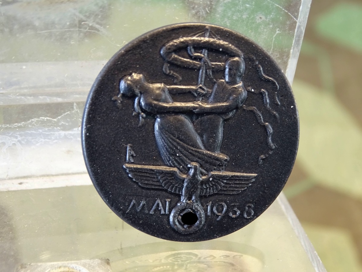Treffabzeichen 1. Mai 1938, Alu, Hersteller  Glaser & Sohn, Dresden