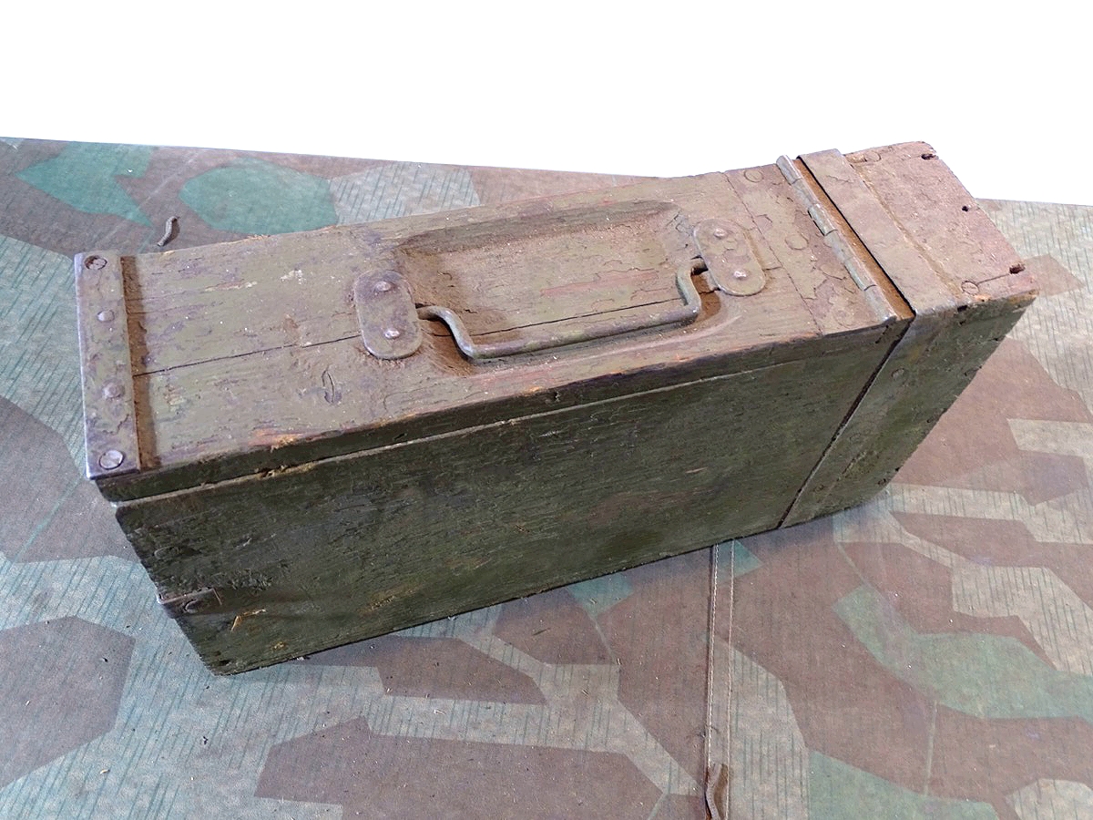 20641-9 Holz Patronenkasten / Gurtkasten MG Schwarzlose mit Gurt, 1. Weltkrieg