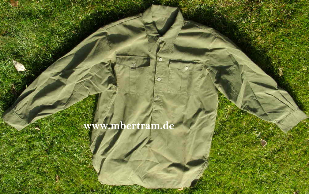 Waffen SS / Wehrmacht Heer: grünes Uniform Hemd