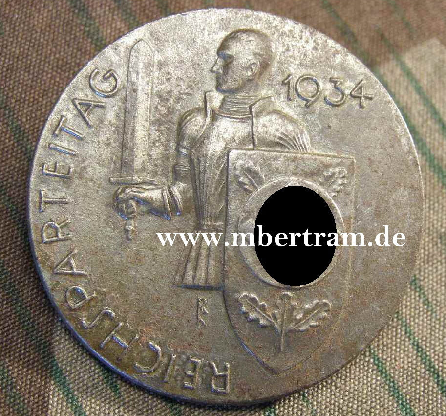 Tagungsabzeichen Reichsparteitag 1934. Eisen, versilbert, Hst.