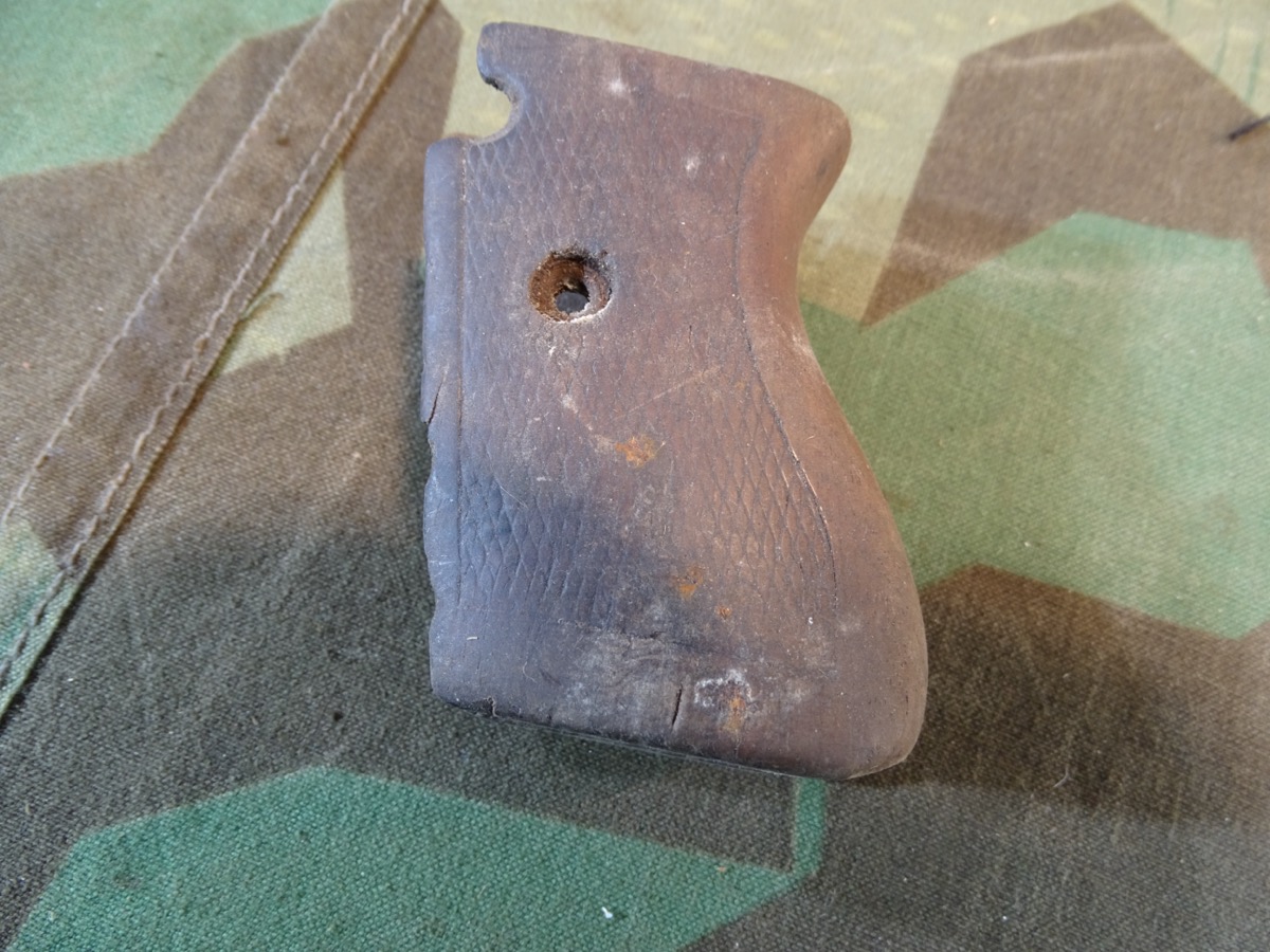 Gebrauchte Wehrmachts Holz Griffschale Mauser 1934
