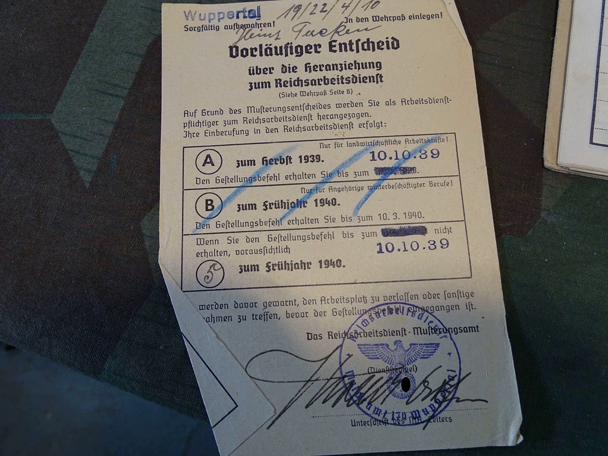 Wehrstammbuch Gefr. Heinz T. Panzer. Gren E. Btl. 4 Wehrstammbuch Gefr. Heinz T. Panzer. Gren E. Btl. 4