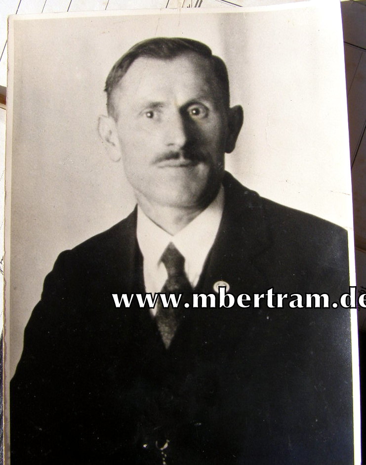 12438-9 Dokumenten: 2. Kp. Inf. Rgt. 137, Urkunde EK2...