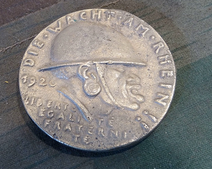Medaille " Die Schwarze Schande, die Wacht am Rhein" 1920