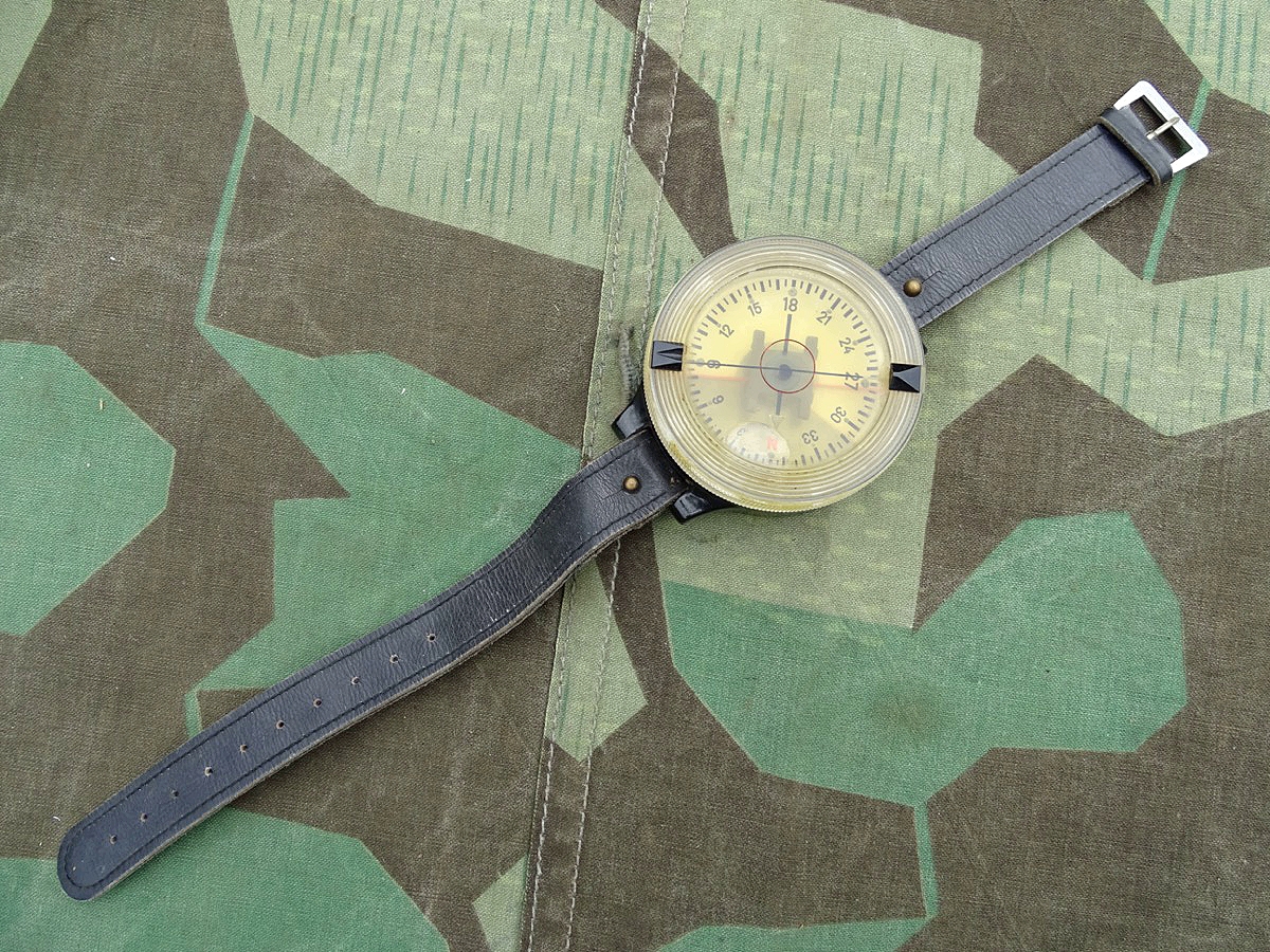 Luftwaffe Armbandkompass AK 39, " FL Nummer 23235-1