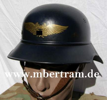 Luftschutzhelm, Gladiatorform, Originalwappen, dunkelblau