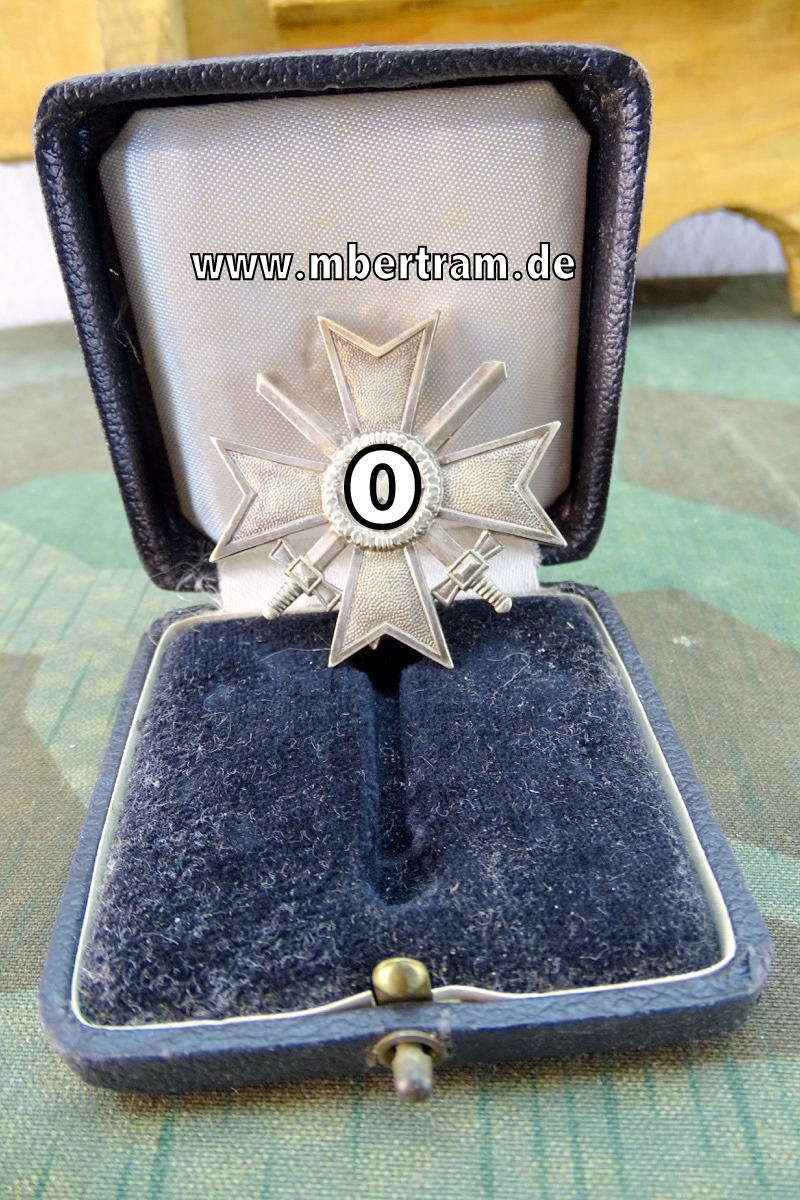 Kriegsverdienstkreuz 1939 1. Klasse mit Schwertern im Etui, Hst. " 43"
