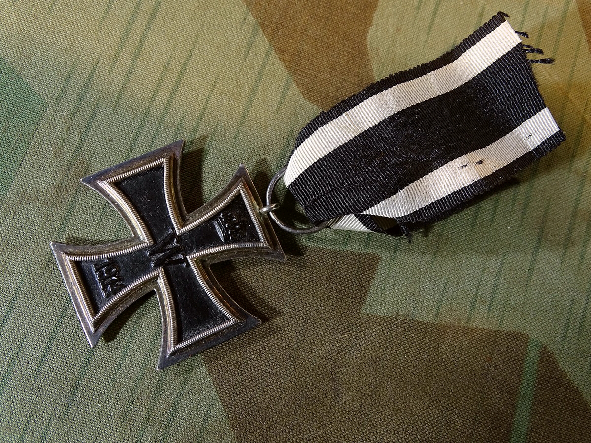 Eisernes Kreuz 2. Klasse 1914, Hst.: WILM für H.J.Wilm Berlin. Seltener Hersteller!