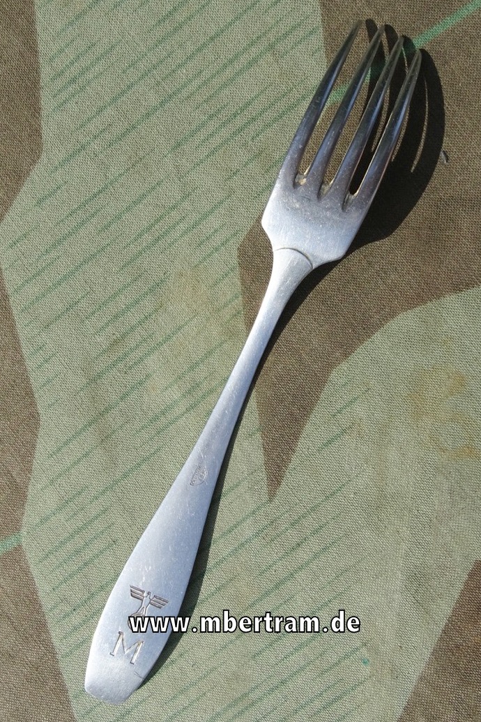 Kriegsmarine Gabel, Adler mit HK und M , Rostfrei. , Fa. Wello