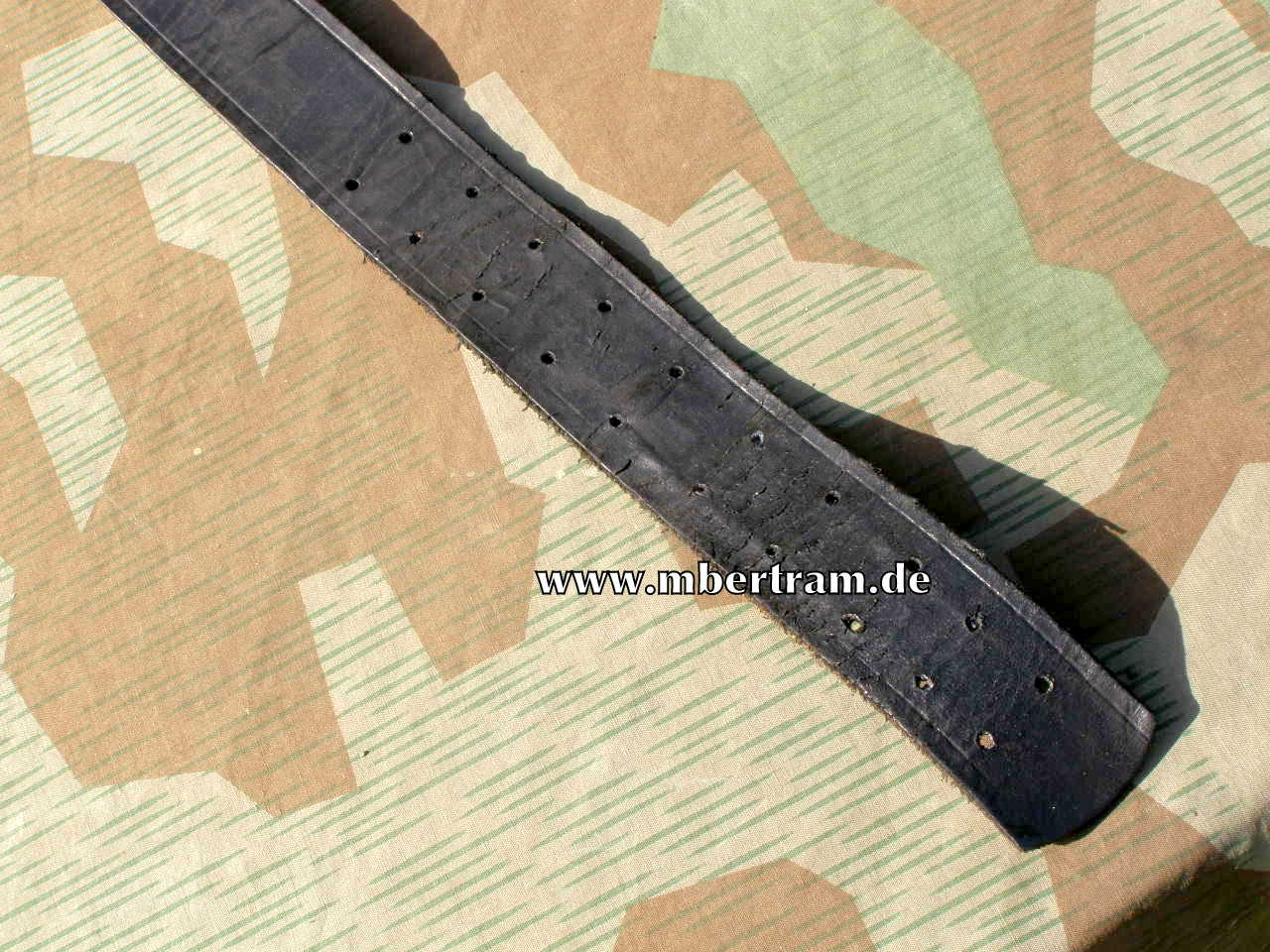 12118-5 Waffen SS / Polizei: Zweidorn Offizierskoppel "RZM/ 17", 115 cm !